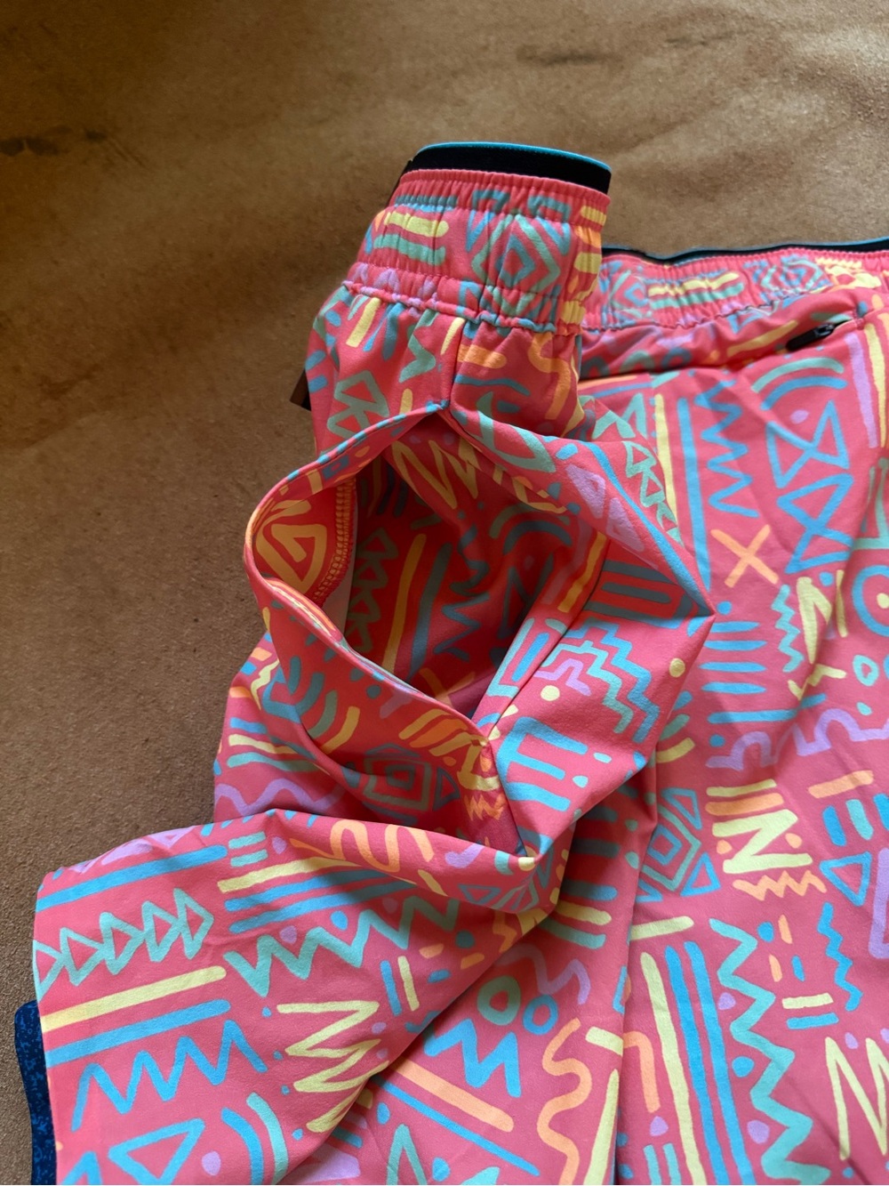 NWT chubbies Coral Swim Trunks with Multicolor Geometric Print - Picture 7 of 7